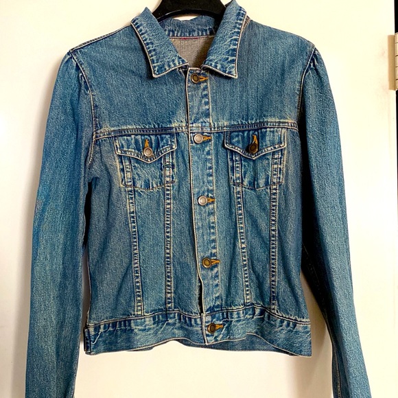 Women’s Quality denim jacket.  Lightweight and stretchy. - Picture 2 of 6